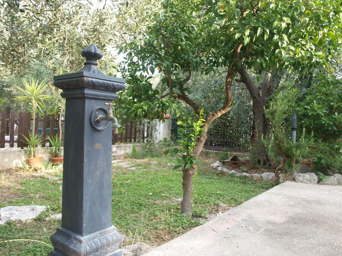Villa Fralu Mattinata Buitenkant foto